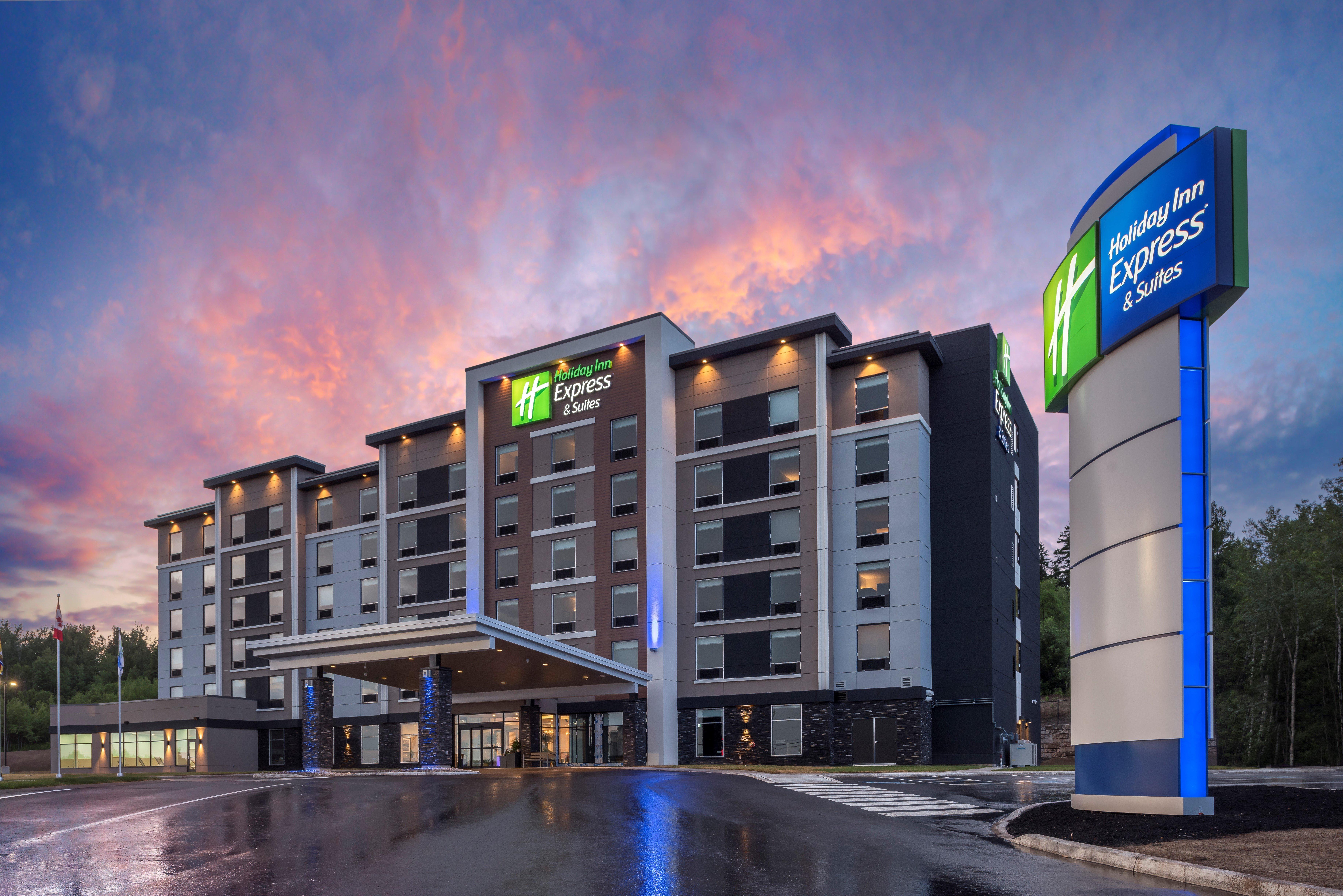 Holiday Inn Express & Suites Moncton By Ihg Exterior photo